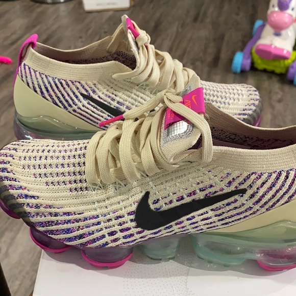 Nike Shoes - Vapor max Nike sneakers